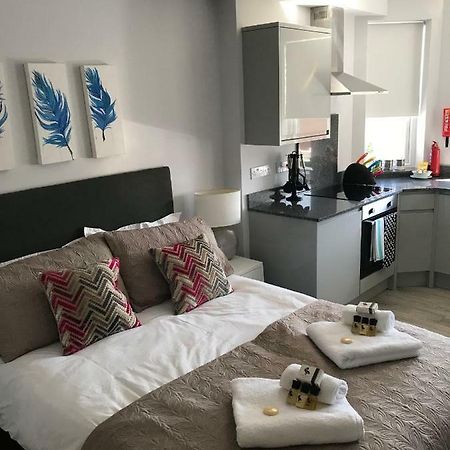רדינג Berkshire Serviced Apartment Helena 12 מראה חיצוני תמונה