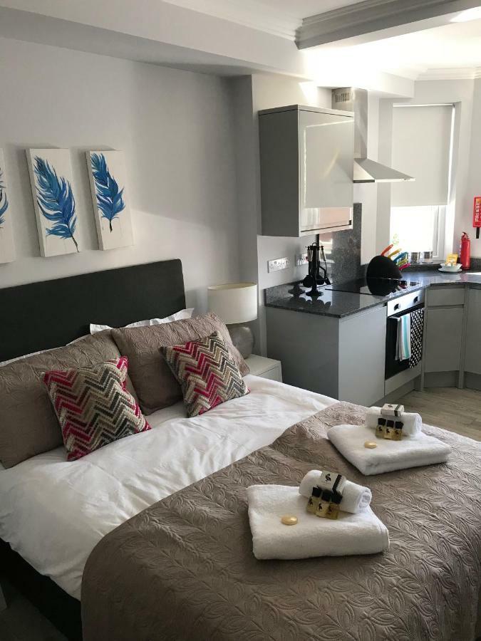רדינג Berkshire Serviced Apartment Helena 12 מראה חיצוני תמונה