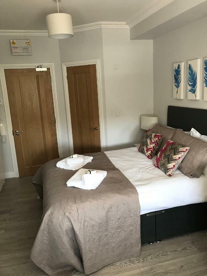 רדינג Berkshire Serviced Apartment Helena 12 מראה חיצוני תמונה